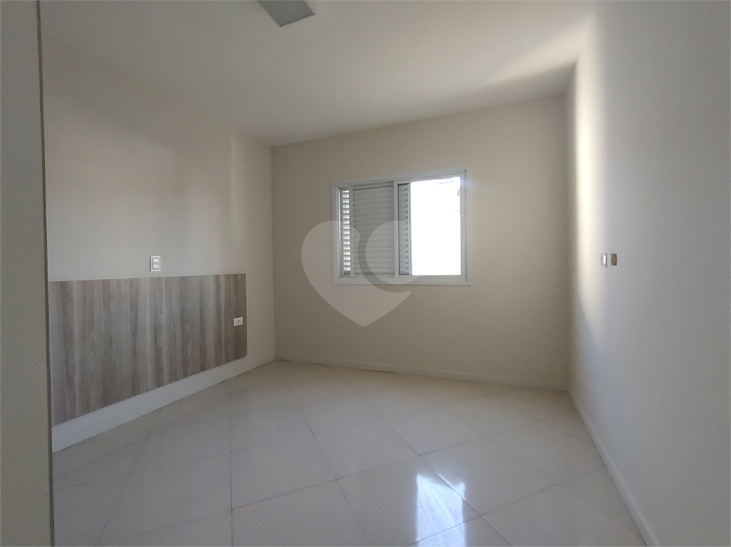 Apartamento para alugar com 2 quartos, 65m² - Foto 9
