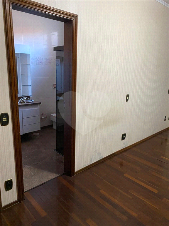 Casa para alugar com 3 quartos, 371m² - Foto 20