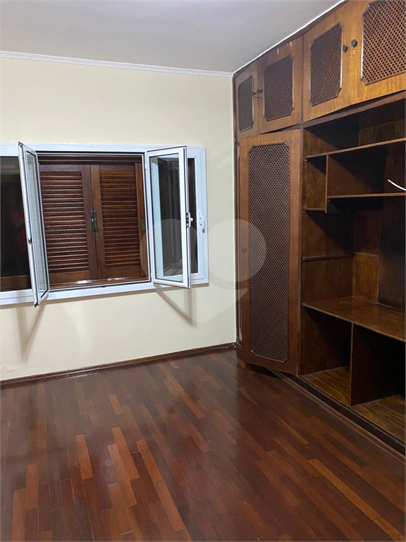 Casa para alugar com 3 quartos, 371m² - Foto 21