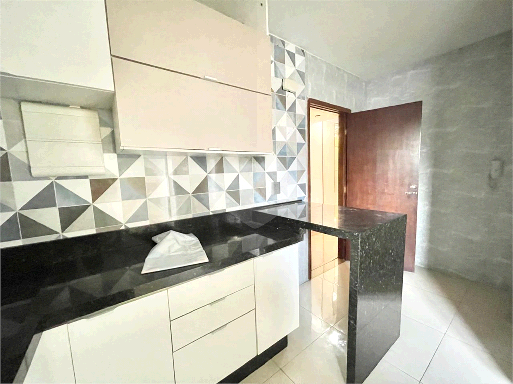 Apartamento à venda com 3 quartos, 75m² - Foto 16