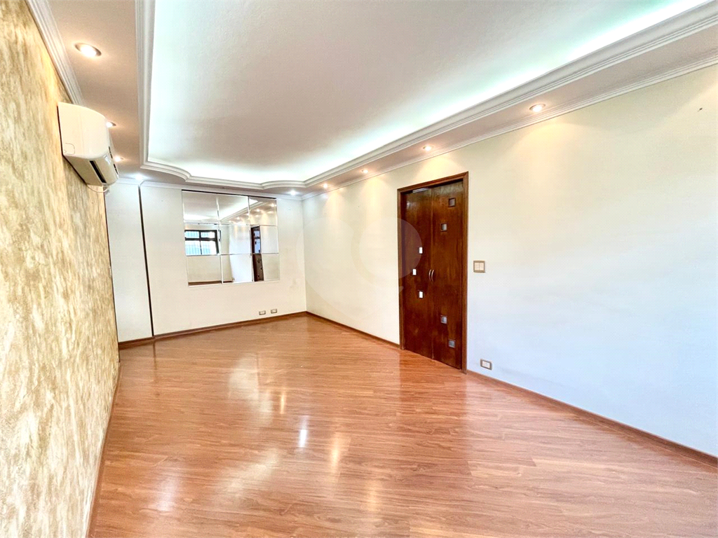 Apartamento à venda com 3 quartos, 75m² - Foto 2