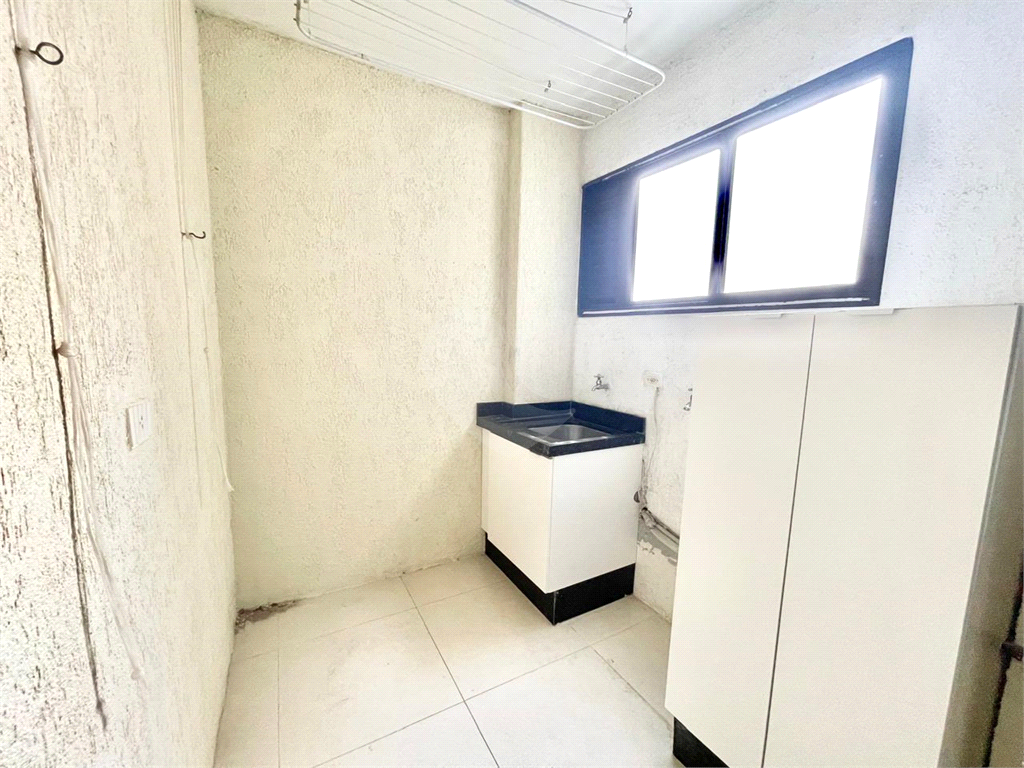 Apartamento à venda com 3 quartos, 75m² - Foto 12