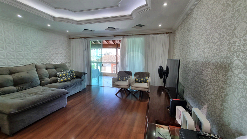 Sobrado para venda, 287m², 4 dormitórios, sendo uma suíte master e outra americana, 3 vagas 