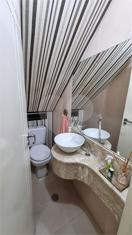 Sobrado para venda, 287m², 4 dormitórios, sendo uma suíte master e outra americana, 3 vagas 
