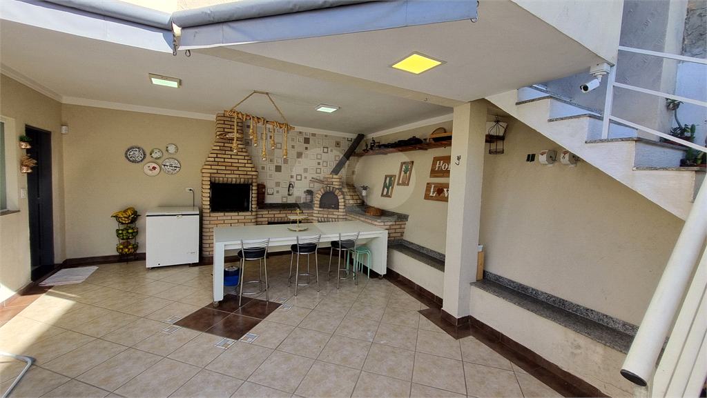 Sobrado para venda, 287m², 4 dormitórios, sendo uma suíte master e outra americana, 3 vagas 