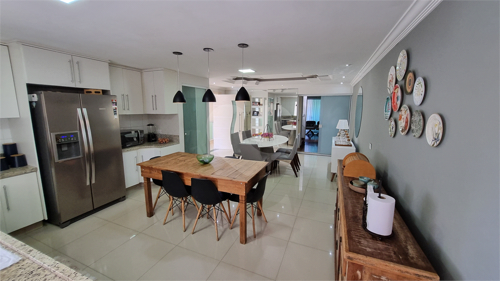 Sobrado para venda, 287m², 4 dormitórios, sendo uma suíte master e outra americana, 3 vagas 