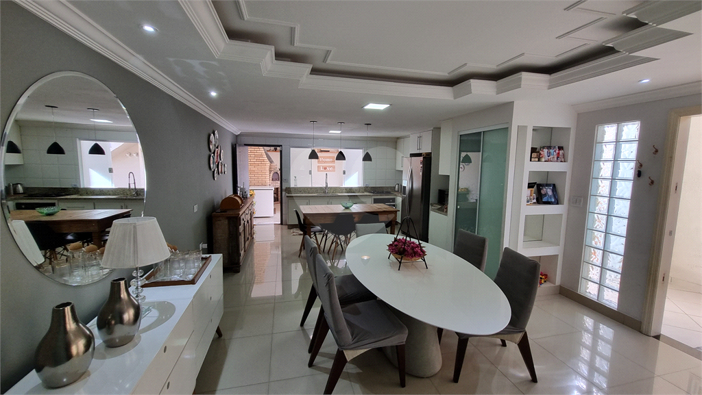 Sobrado para venda, 287m², 4 dormitórios, sendo uma suíte master e outra americana, 3 vagas 