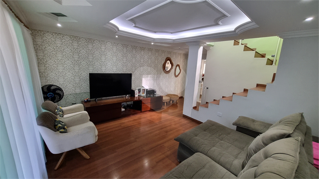 Sobrado para venda, 287m², 4 dormitórios, sendo uma suíte master e outra americana, 3 vagas 