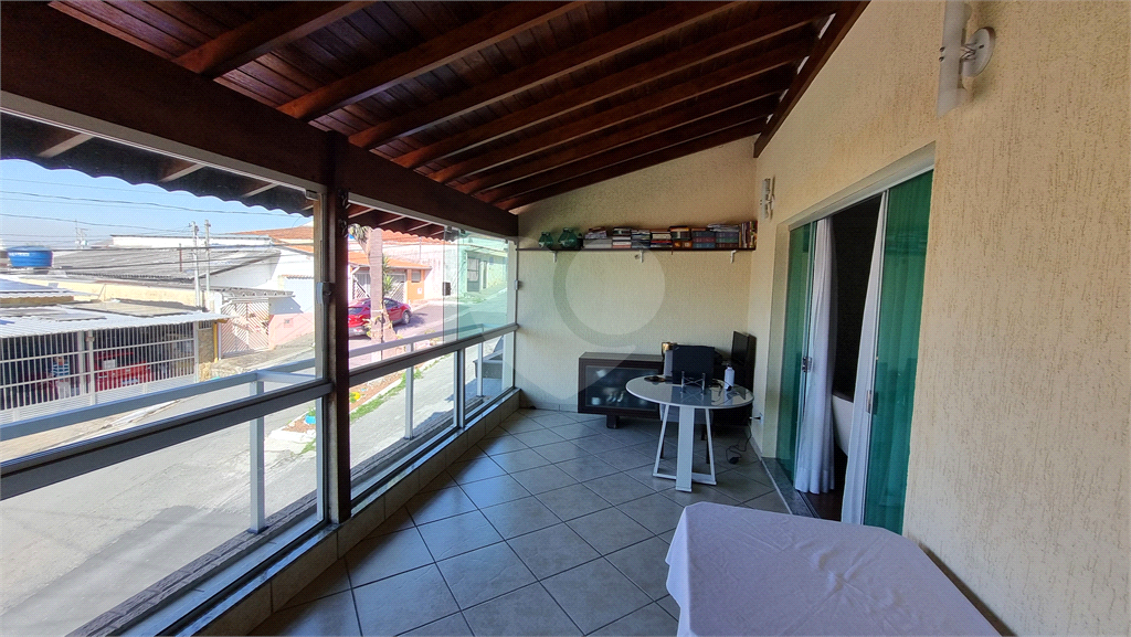 Sobrado para venda, 287m², 4 dormitórios, sendo uma suíte master e outra americana, 3 vagas 