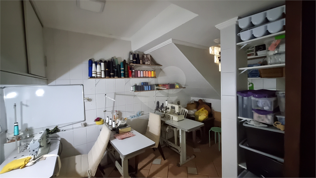 Sobrado para venda, 287m², 4 dormitórios, sendo uma suíte master e outra americana, 3 vagas 