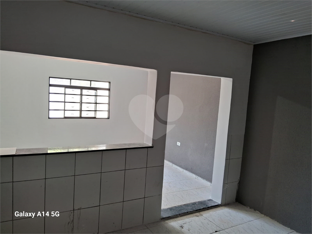 Casa à venda com 3 quartos, 70m² - Foto 2