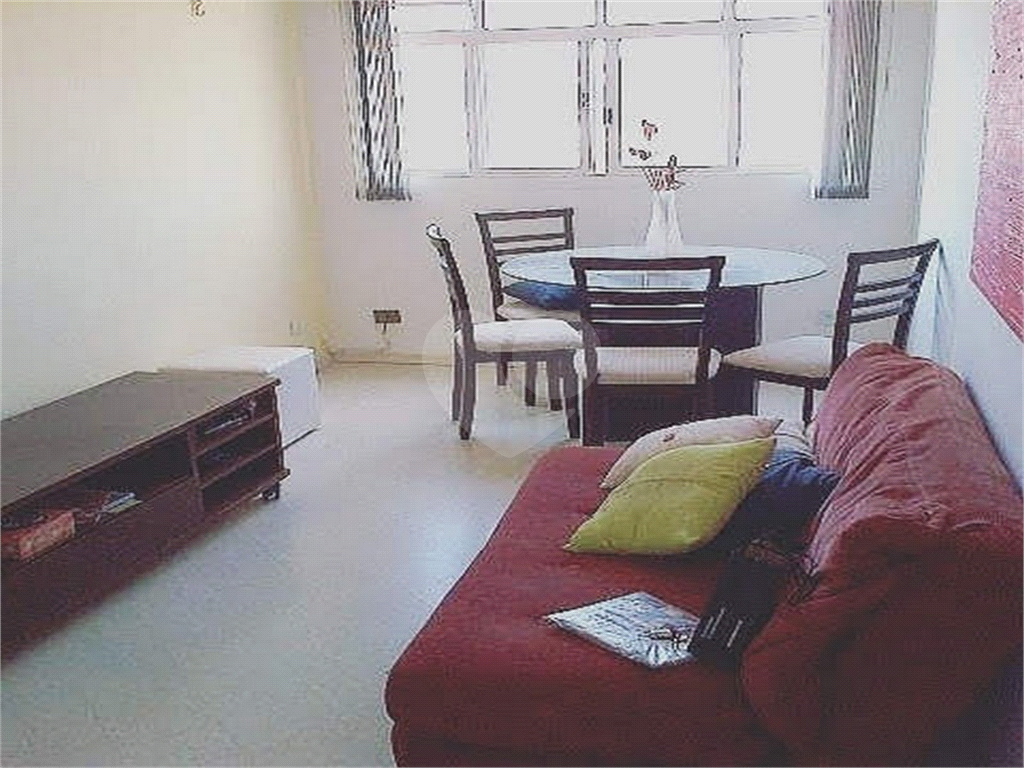 Apartamento com mobília à venda na Casa Verde