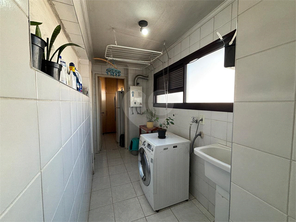Apto 157  mt andar alto, Santana 03 dormit , 1 suite com varanda. dep.empregada 3 wcs. 03 vagas. 