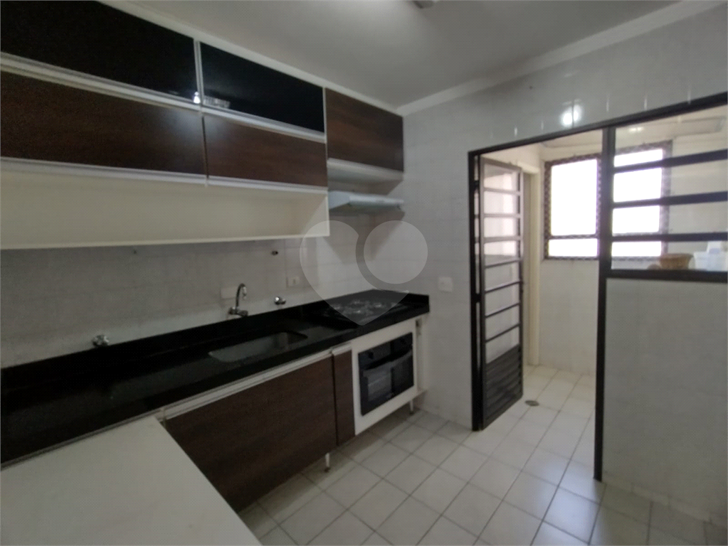 Apartamento à venda com 3 quartos, 90m² - Foto 1