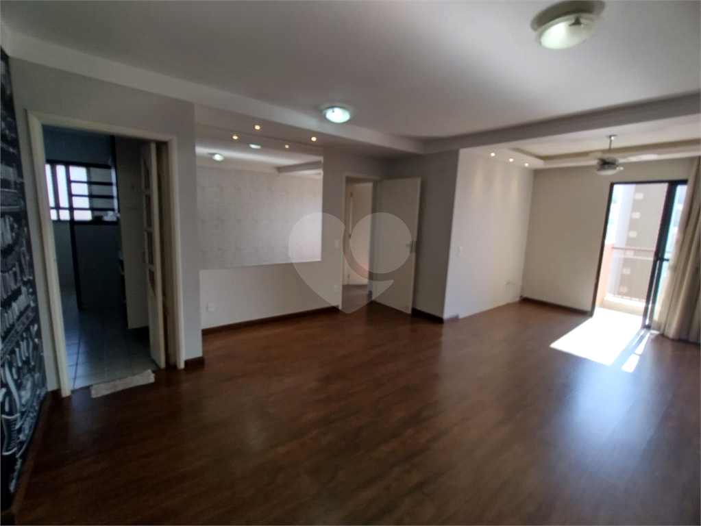 Apartamento à venda com 3 quartos, 90m² - Foto 2