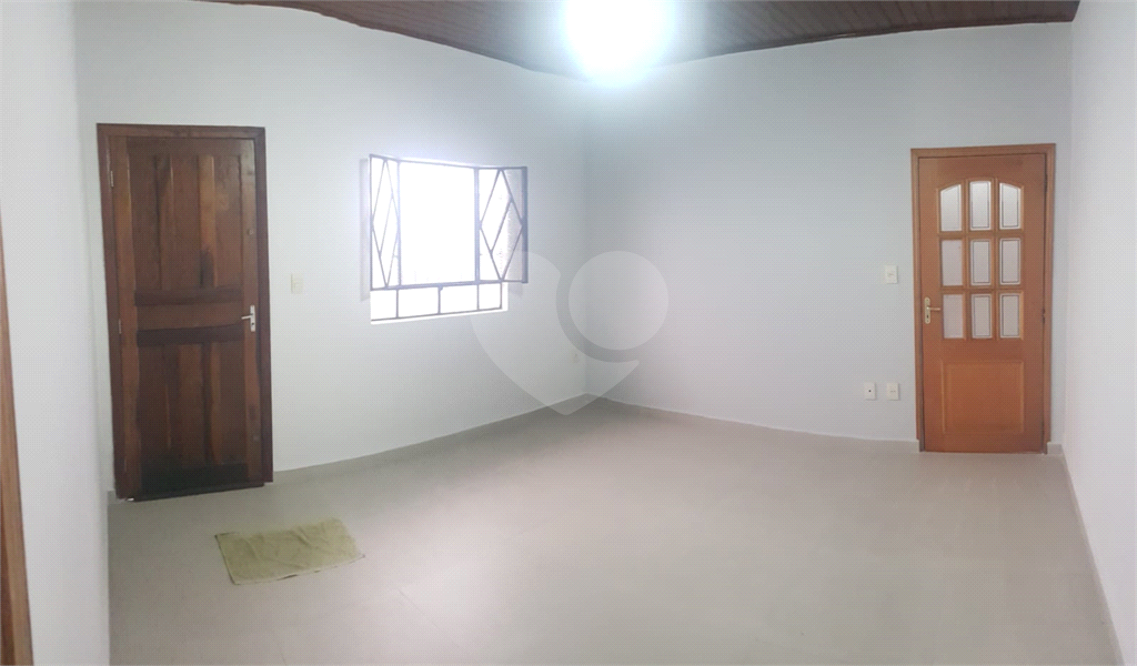 Casa à venda com 2 quartos, 90m² - Foto 2