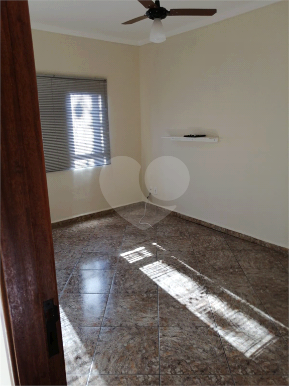 Casa à venda e aluguel com 3 quartos, 275m² - Foto 30