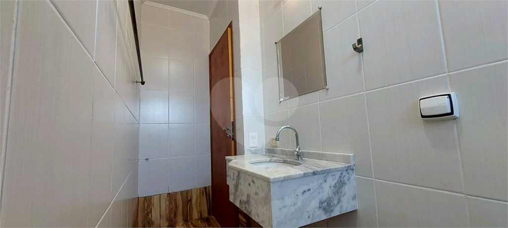 Casa em condominio para locação com 204 m² de área total, com 3 dormitórios 1 suíte 1 closet 2 banh
