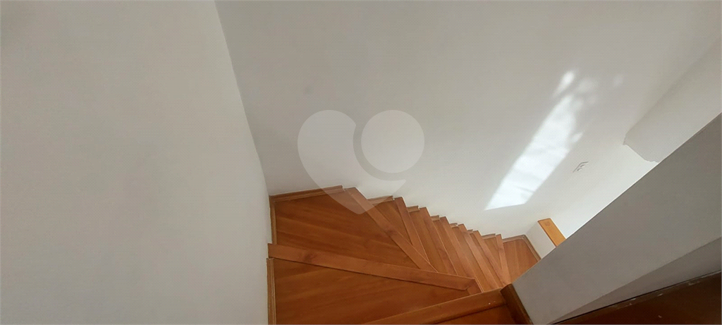 Casa em condominio para locação com 204 m² de área total, com 3 dormitórios 1 suíte 1 closet 2 banh