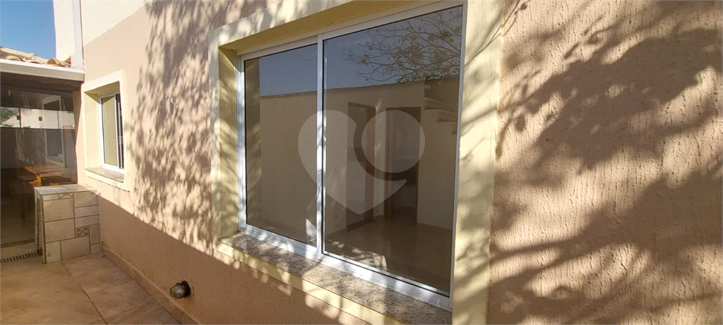 Casa em condominio para locação com 204 m² de área total, com 3 dormitórios 1 suíte 1 closet 2 banh