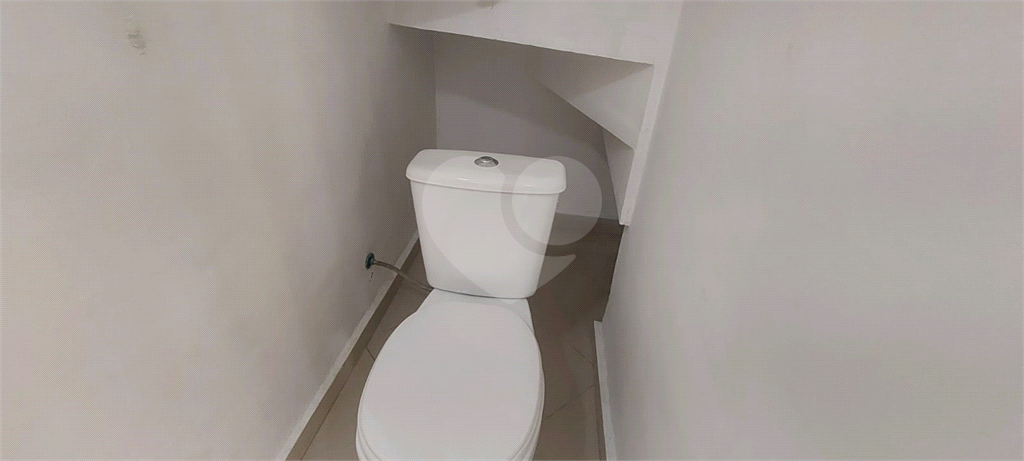 Casa em condominio para locação com 204 m² de área total, com 3 dormitórios 1 suíte 1 closet 2 banh