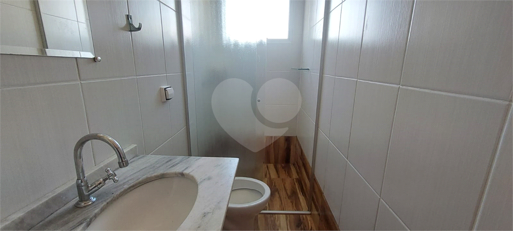 Casa em condominio para locação com 204 m² de área total, com 3 dormitórios 1 suíte 1 closet 2 banh