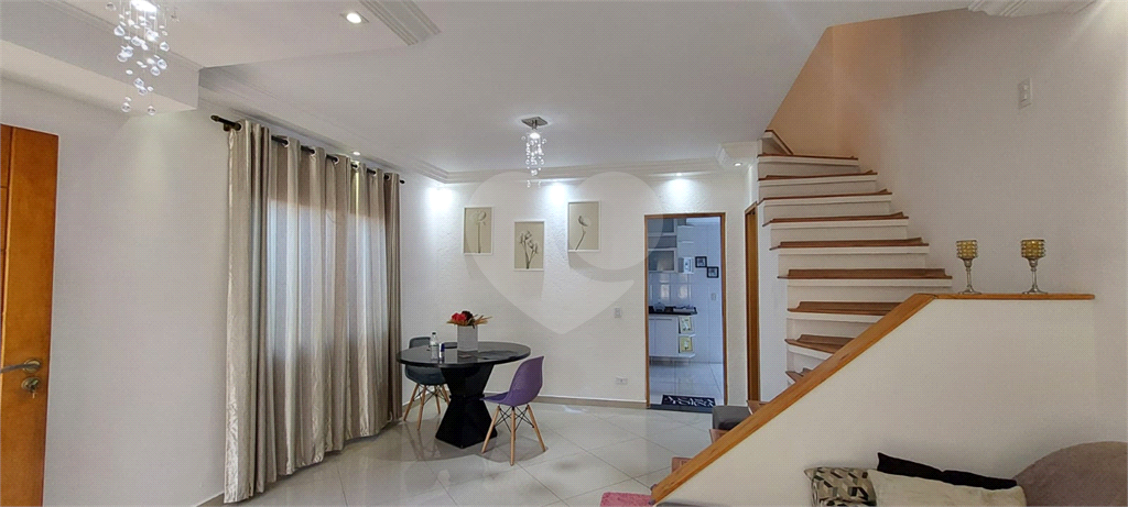 Casa em condominio para locação com 204 m² de área total, com 3 dormitórios 1 suíte 1 closet 2 banh