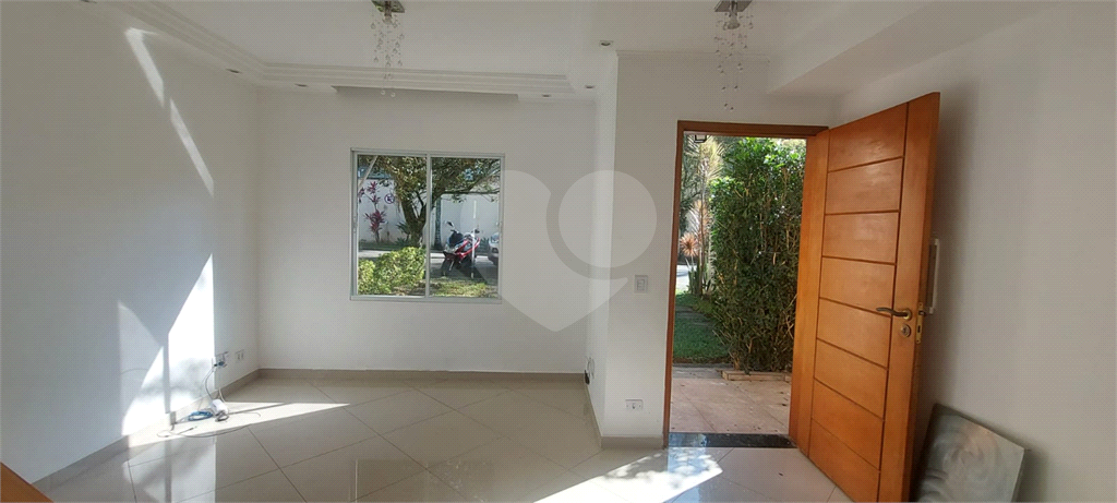 Casa em condominio para locação com 204 m² de área total, com 3 dormitórios 1 suíte 1 closet 2 banh