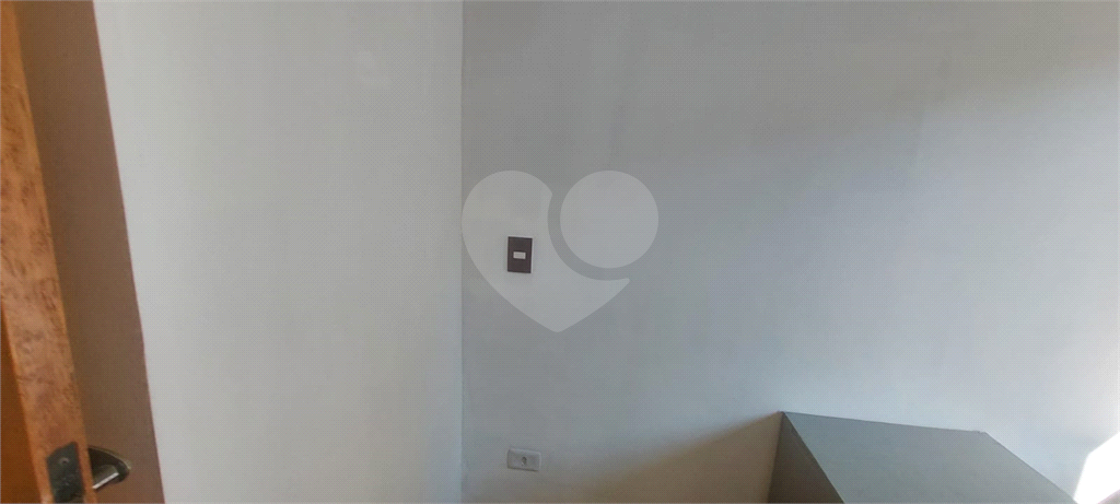 Casa em condominio para locação com 204 m² de área total, com 3 dormitórios 1 suíte 1 closet 2 banh