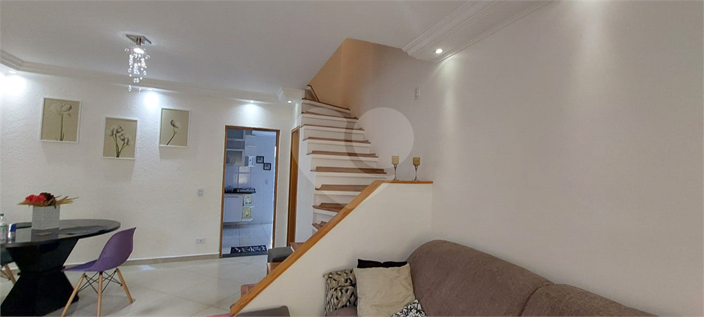 Casa em condominio para locação com 204 m² de área total, com 3 dormitórios 1 suíte 1 closet 2 banh