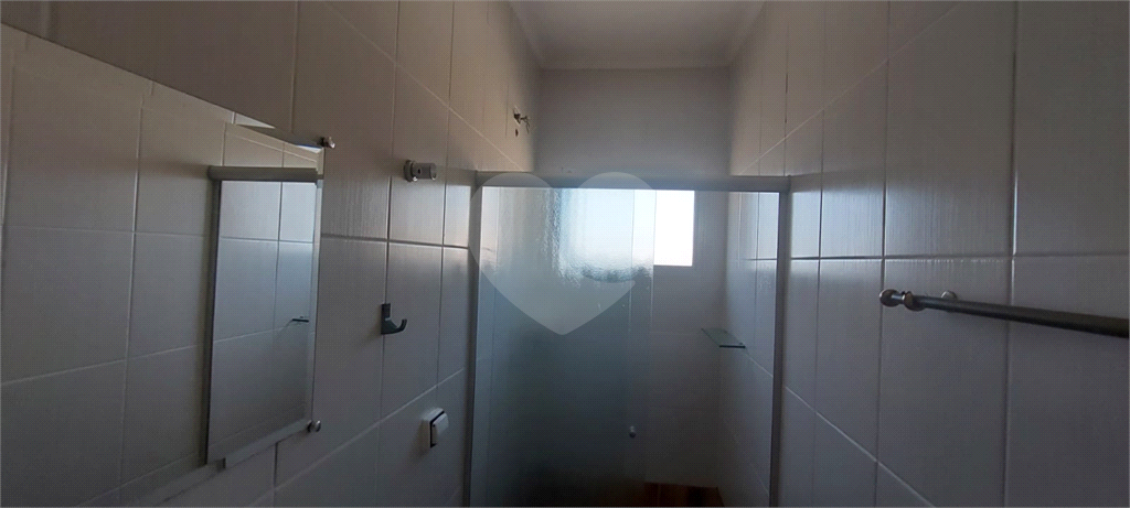 Casa em condominio para locação com 204 m² de área total, com 3 dormitórios 1 suíte 1 closet 2 banh