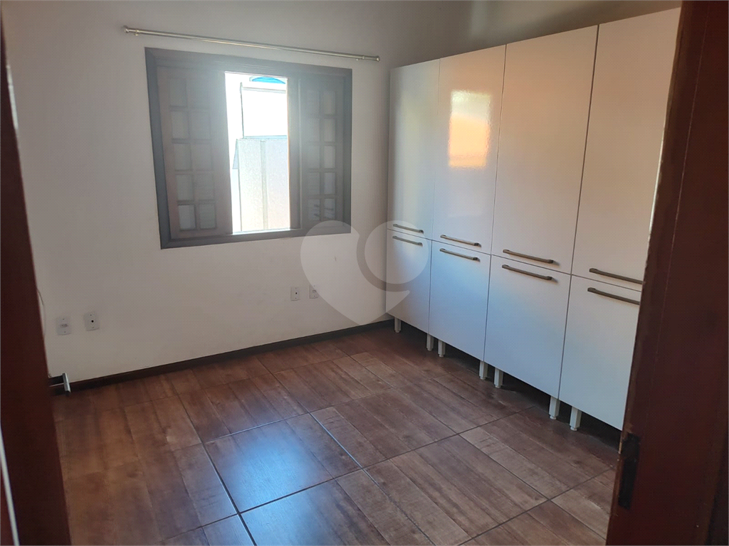 Casa à venda e aluguel com 3 quartos, 152m² - Foto 4