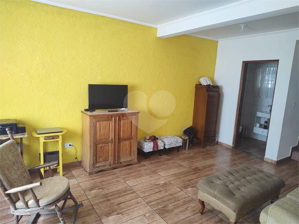 Casa à venda e aluguel com 3 quartos, 152m² - Foto 1