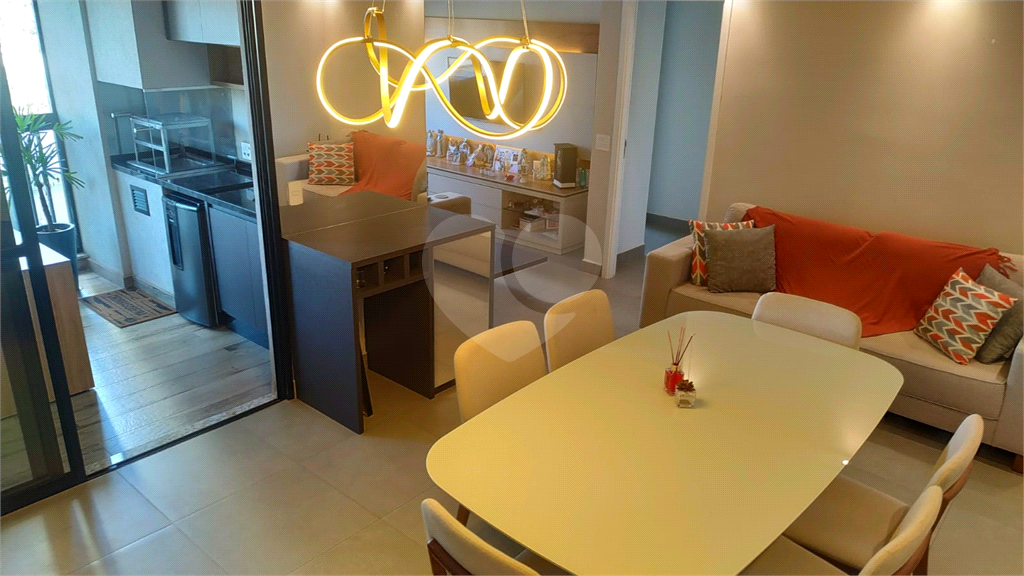 Apartamento à venda com 2 quartos, 84m² - Foto 2