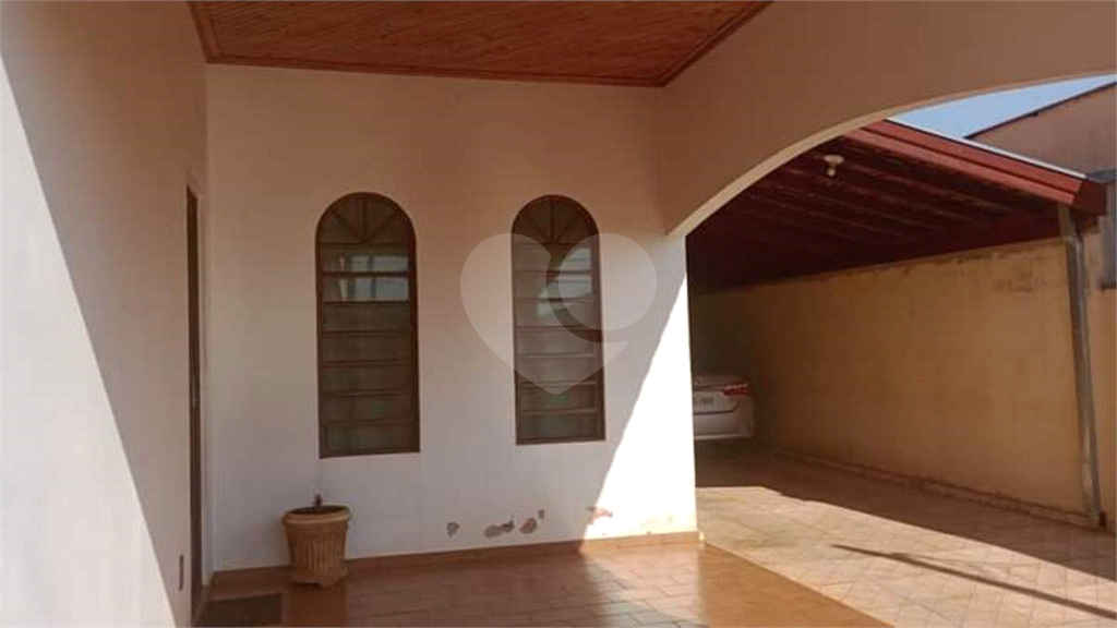 Casa à venda com 3 quartos, 106m² - Foto 1