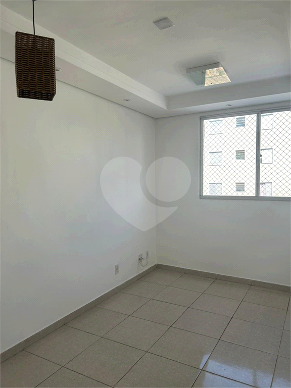 Apartamento à venda com 2 quartos, 49m² - Foto 2