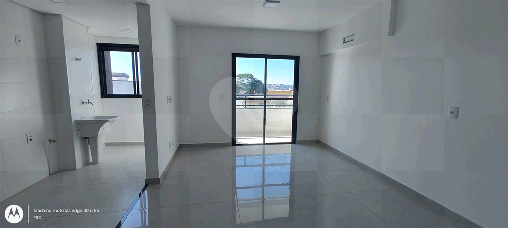 Apartamento à venda com 2 quartos, 60m² - Foto 2