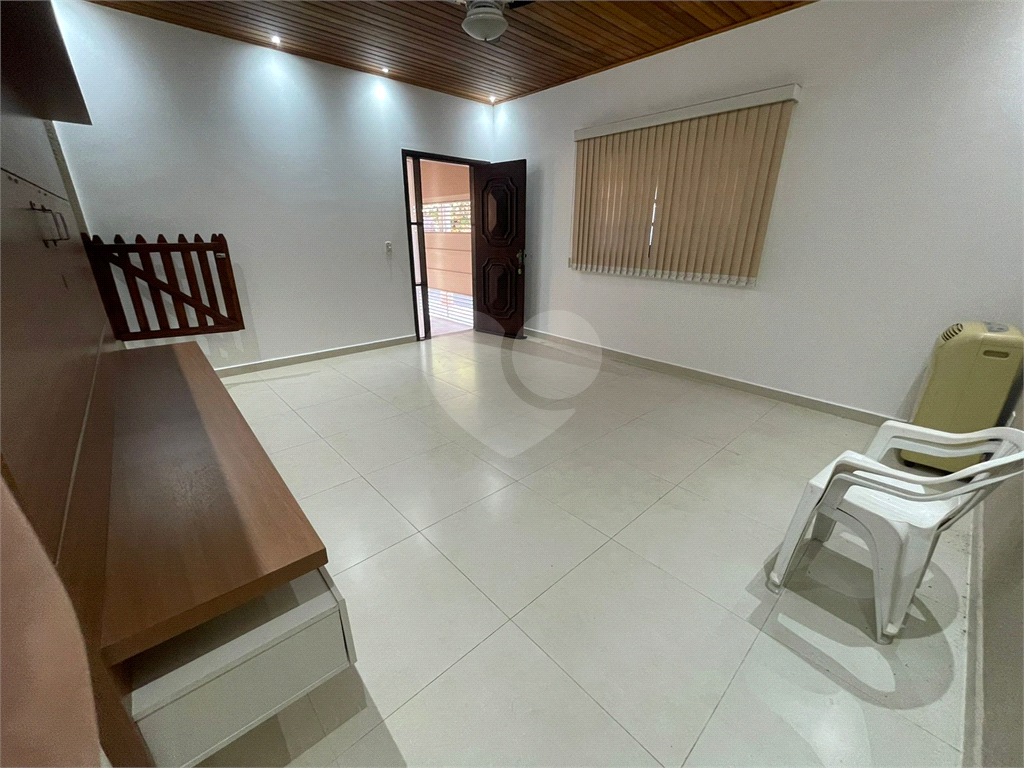 Casa à venda com 3 quartos, 160m² - Foto 2