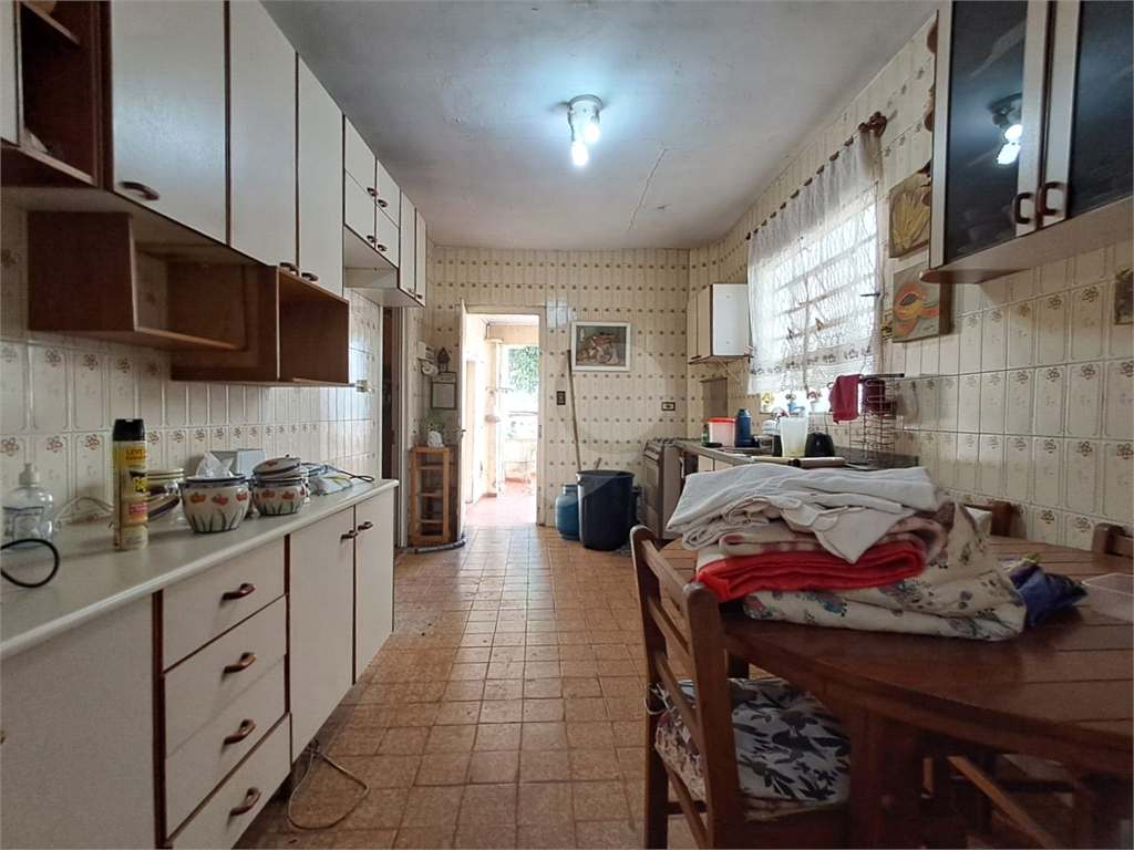 Atenção investidores e construtores! Casa à venda | 400 m² | 2 vagas na Vila Gustavo!  