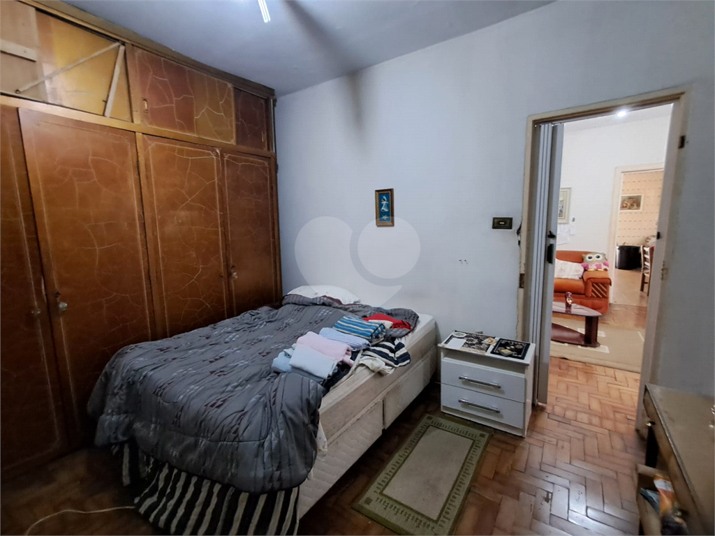 Atenção investidores e construtores! Casa à venda | 400 m² | 2 vagas na Vila Gustavo!  