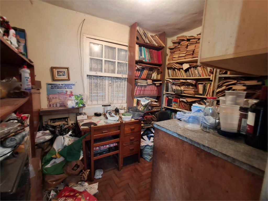 Atenção investidores e construtores! Casa à venda | 400 m² | 2 vagas na Vila Gustavo!  