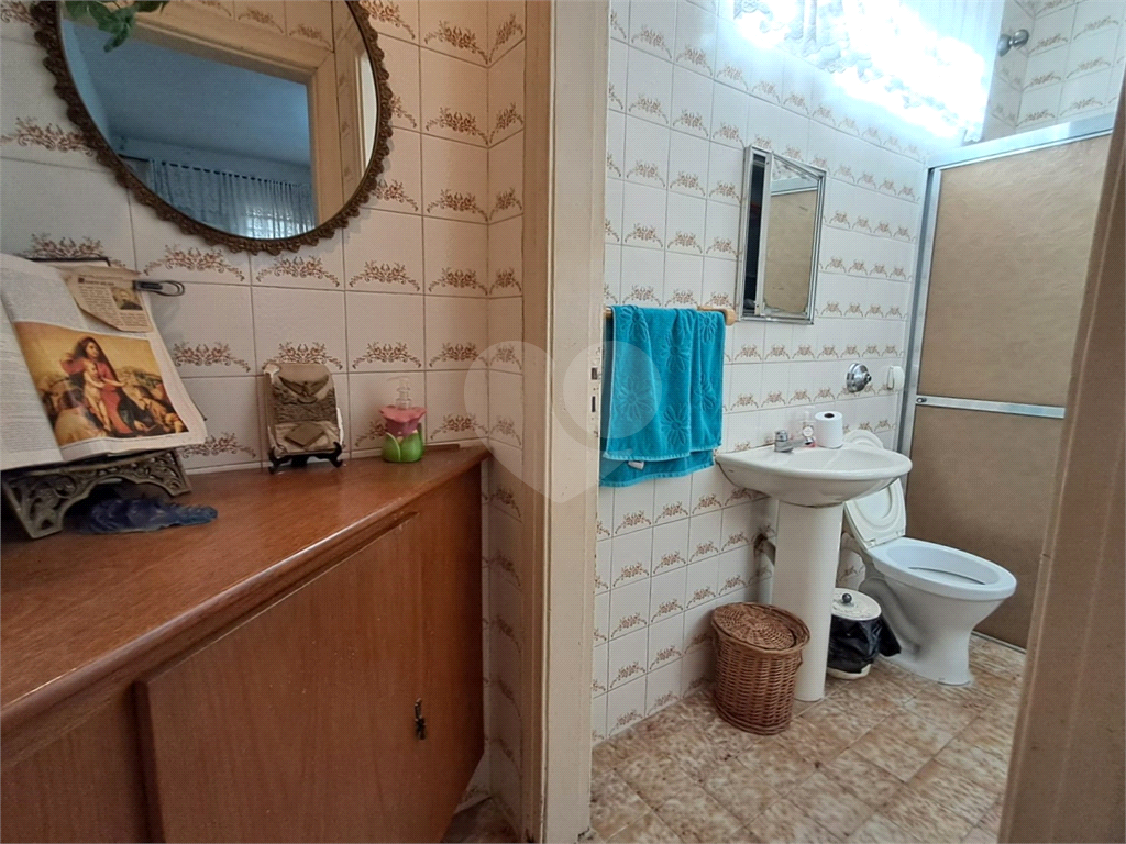 Atenção investidores e construtores! Casa à venda | 400 m² | 2 vagas na Vila Gustavo!  