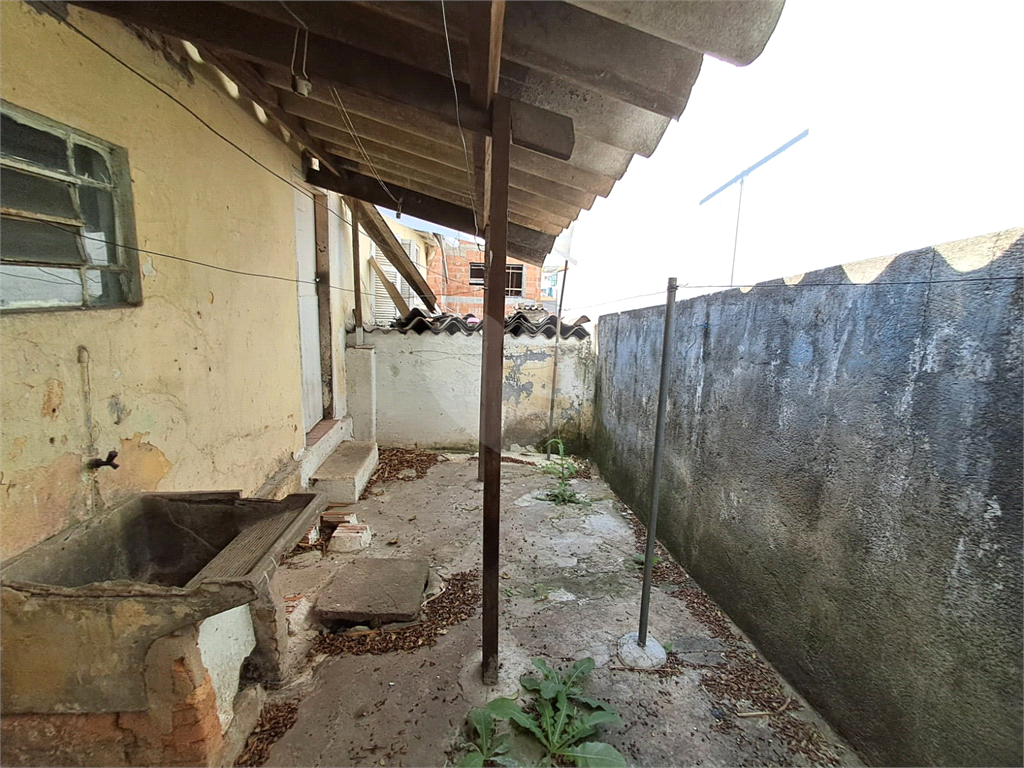 Atenção investidores e construtores! Casa à venda | 400 m² | 2 vagas na Vila Gustavo!  