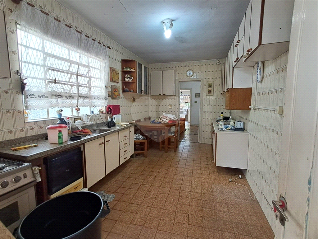 Atenção investidores e construtores! Casa à venda | 400 m² | 2 vagas na Vila Gustavo!  