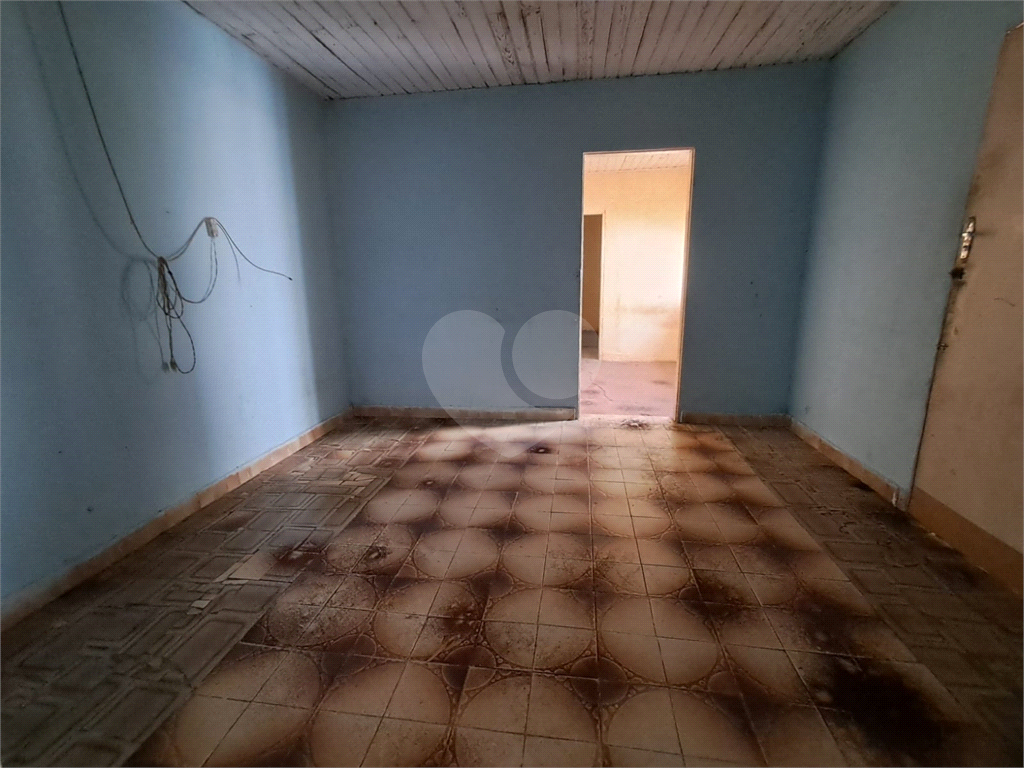 Atenção investidores e construtores! Casa à venda | 400 m² | 2 vagas na Vila Gustavo!  