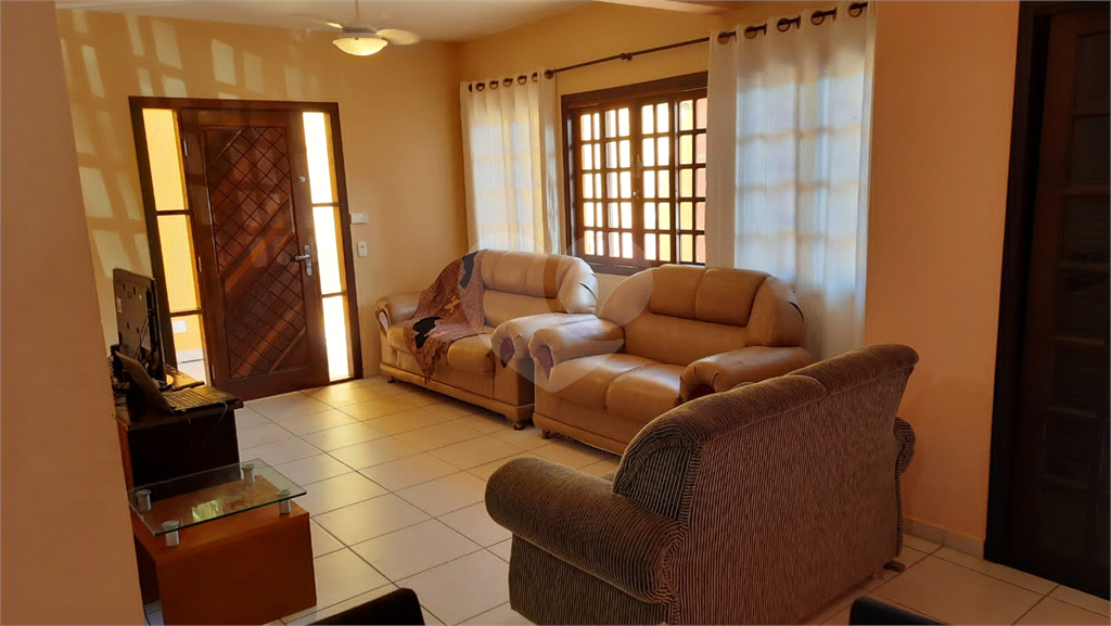 Casa com piscina em Itanhaém