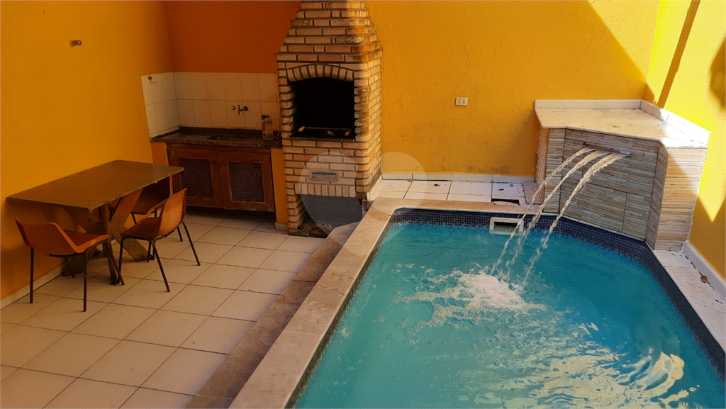 Casa com piscina em Itanhaém
