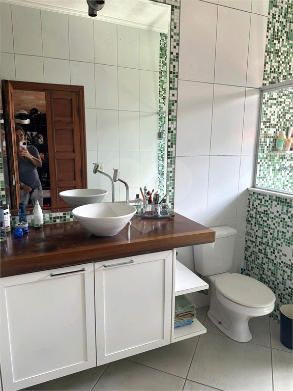 SOBRADO em ARUJÁZINHO I, II E III