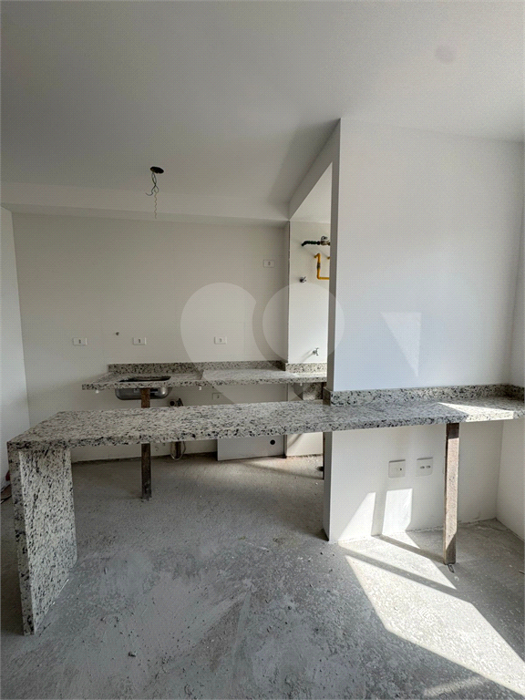 Apartamento Novo à Venda ou Locação – 2 Dormitórios com Sacada a 500m do Metrô Parada Inglesa