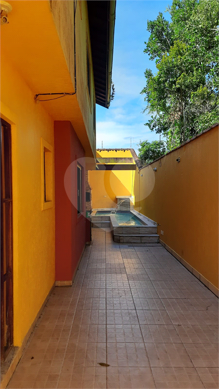 Linda casa em Itanhaem para venda.